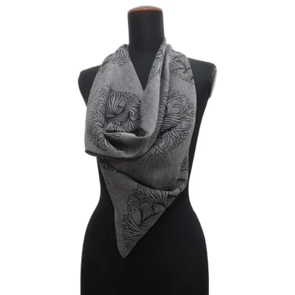 Louis Vuitton Vintage Pre-owned Silk scarves Gray Dames