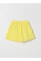 gele-eyelet-shorts-met-gerimpelde-zoom