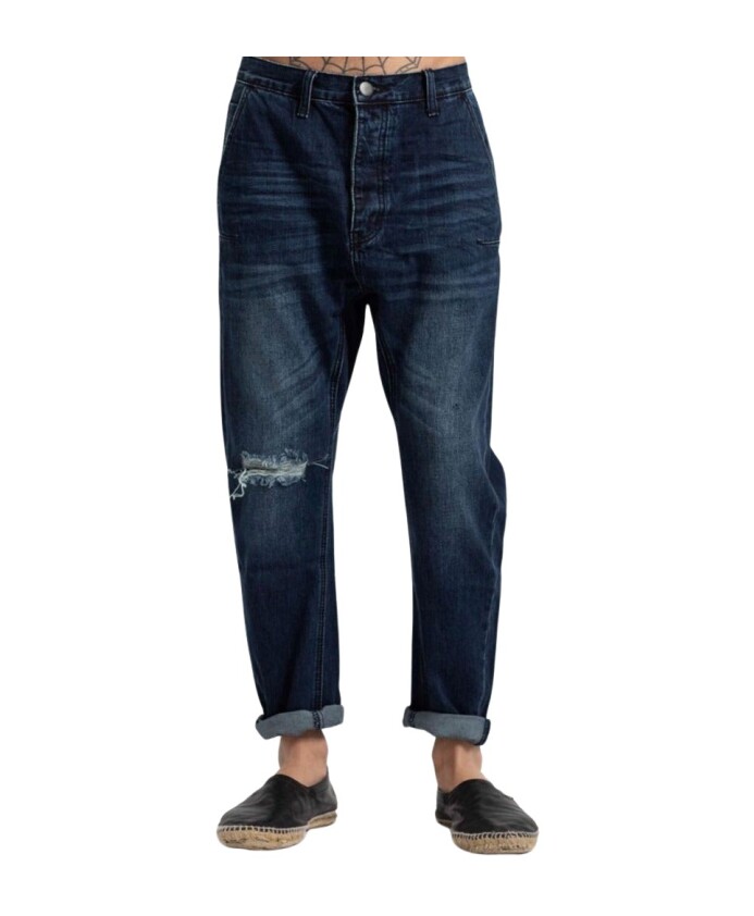 jean-denim-avec-dechirure-au-genou