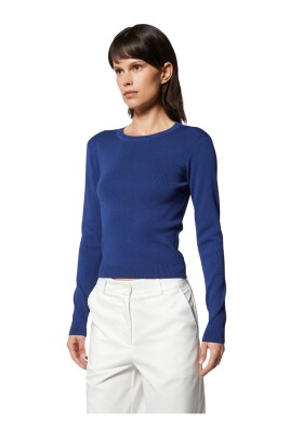 pull-en-tricot-fin-a-manches-longues