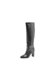 Hohe Stiefel