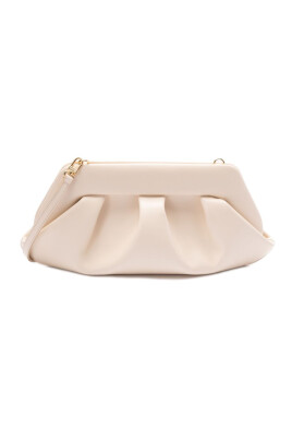detachable-shoulder-bag-with-magnetic-closure