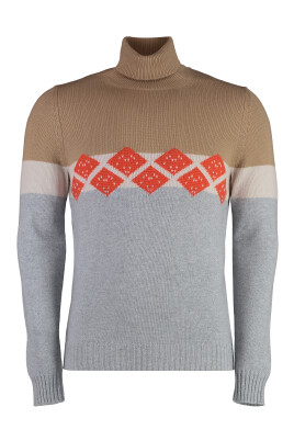 luxury-cashmere-turtleneck-sweater