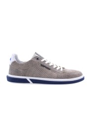 Scarpe allacciate