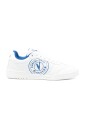 baskets-a-lacets-avec-detail-de-la-marque
