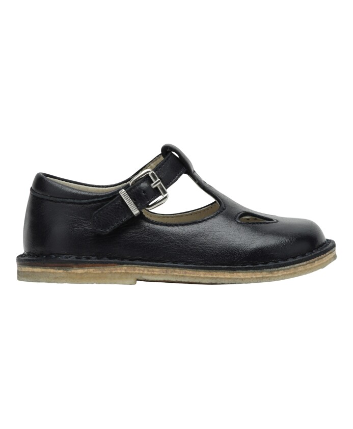buckle-fastened-shoes