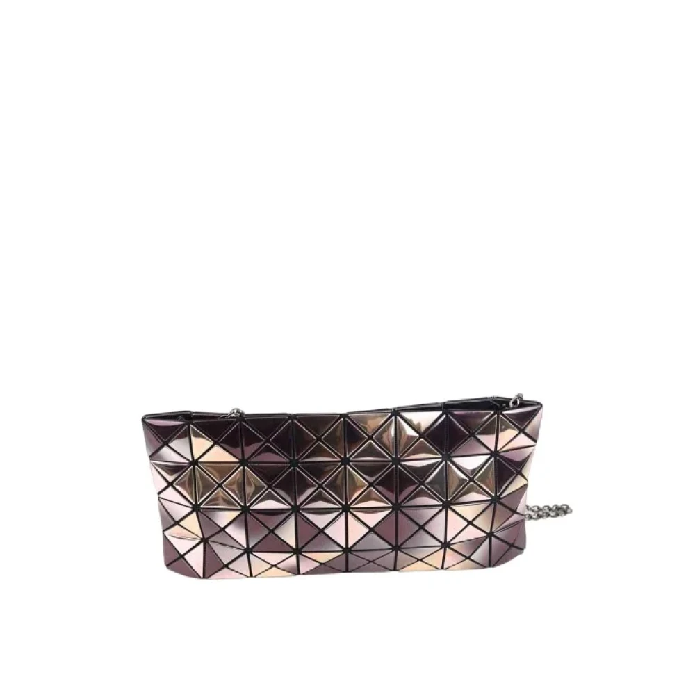 Issey Miyake Pre-owned Leather clutches Purple Dames