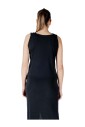 robe-midi-sans-manches-en-tricot-noir