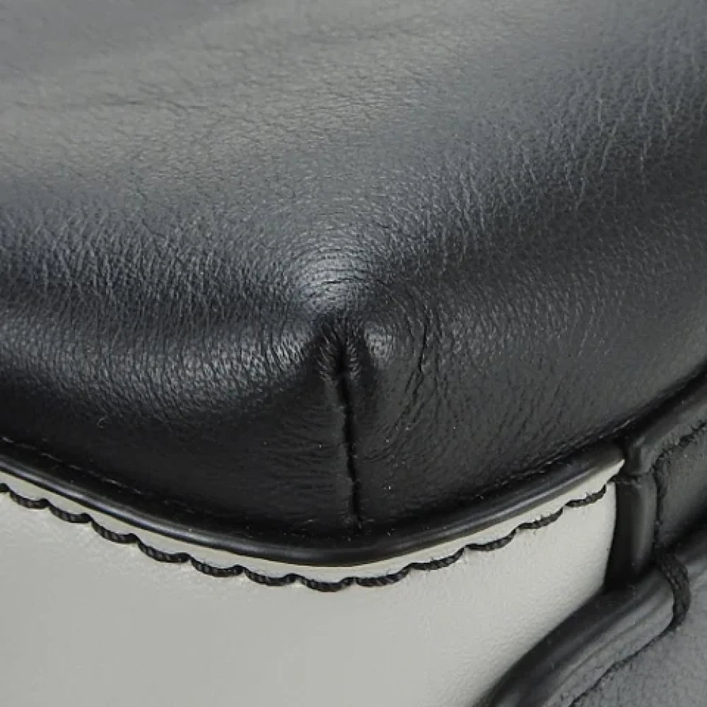 Michael Kors Pre-owned Leather shoulder-bags Black Dames