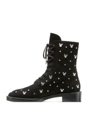 Schwarze Wildleder -Knöchelstiefel