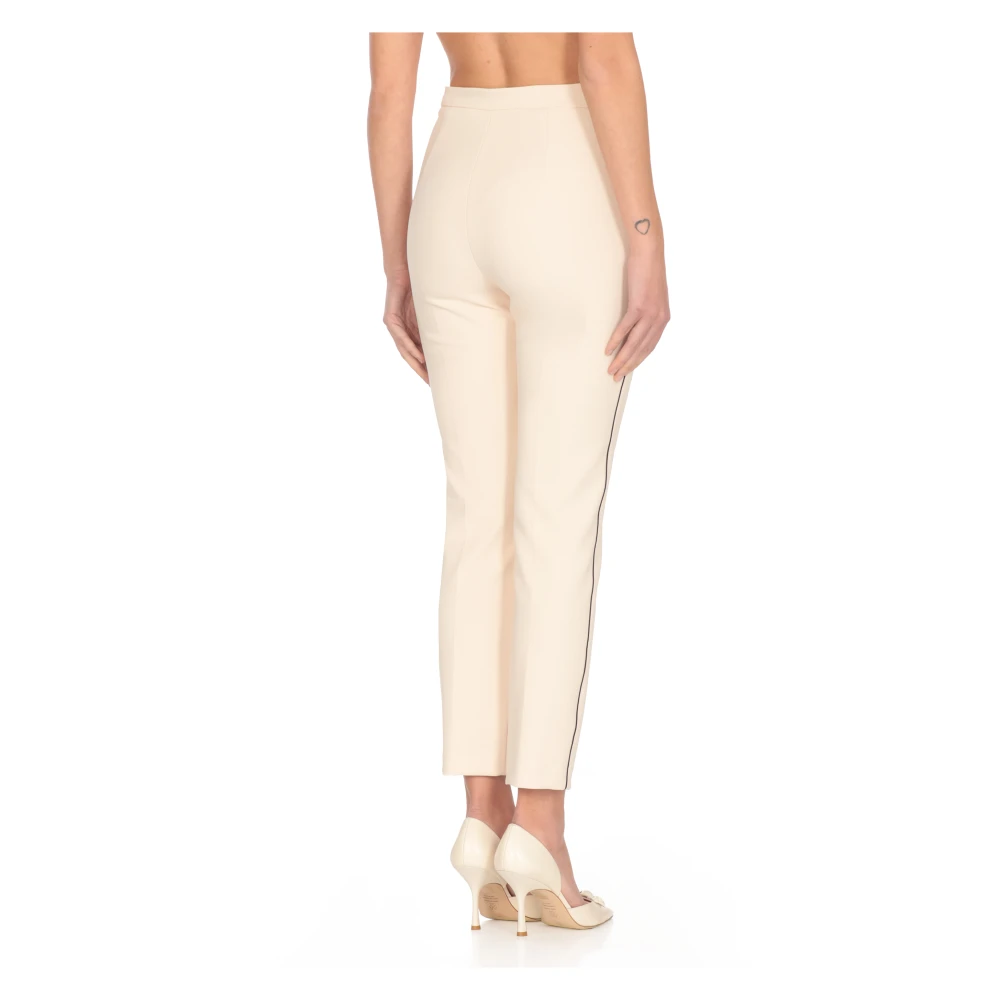 Elisabetta Franchi Ivoor Crêpe Broek met Logoknoppen Beige Dames