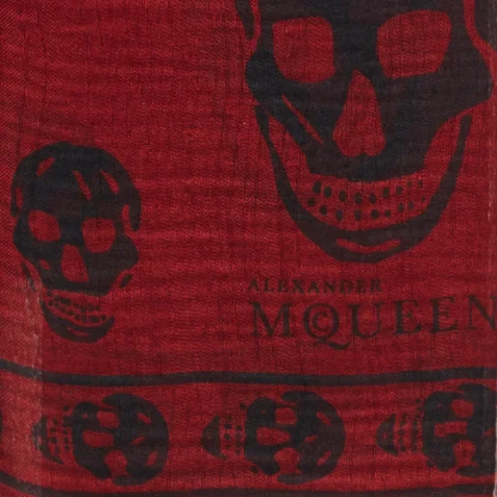 Alexander McQueen Pre-owned Silk scarves Red Unisex