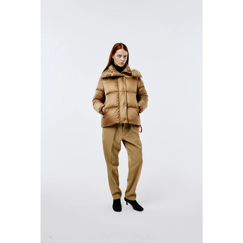 Afterlabel Glanzende Nylon Puffer Jas Beige Dames