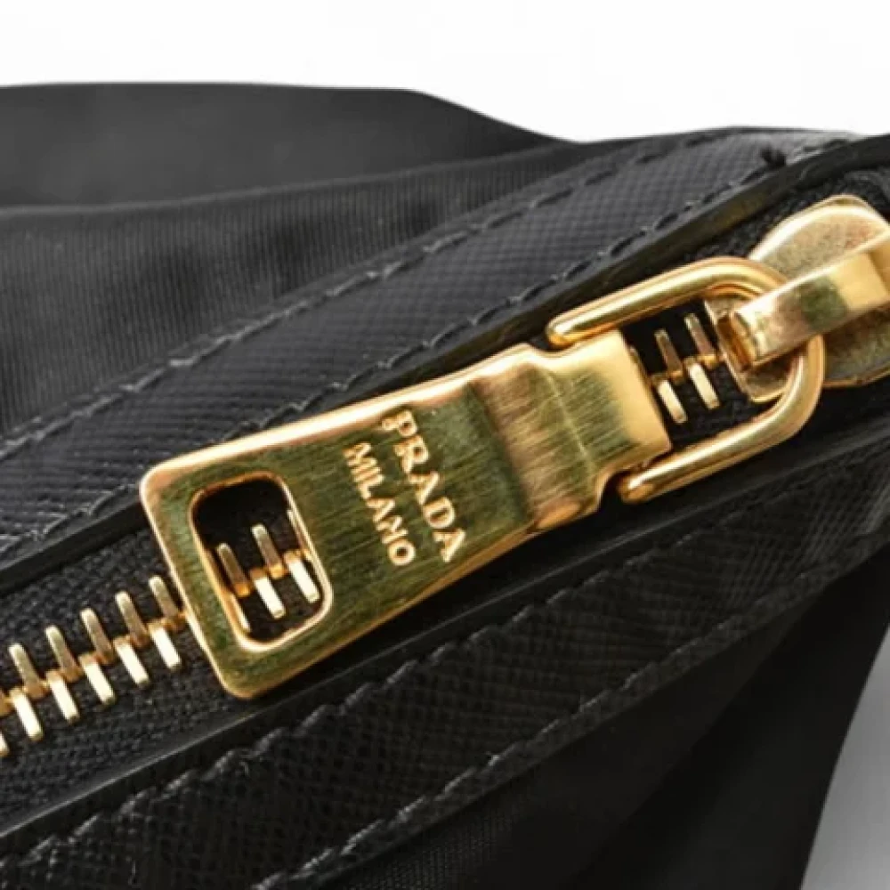 Prada Vintage Pre-owned Leather handbags Black Unisex