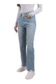 Jeans entspannte Stiefel mitten im Aufstieg