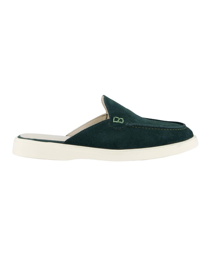 laura-mules-a-enfiler