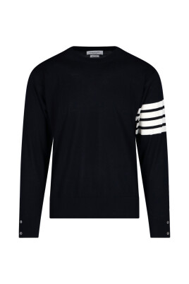 round-neck-knitwear