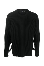 Czarny wełniany sweter z klamrami ze skóry
