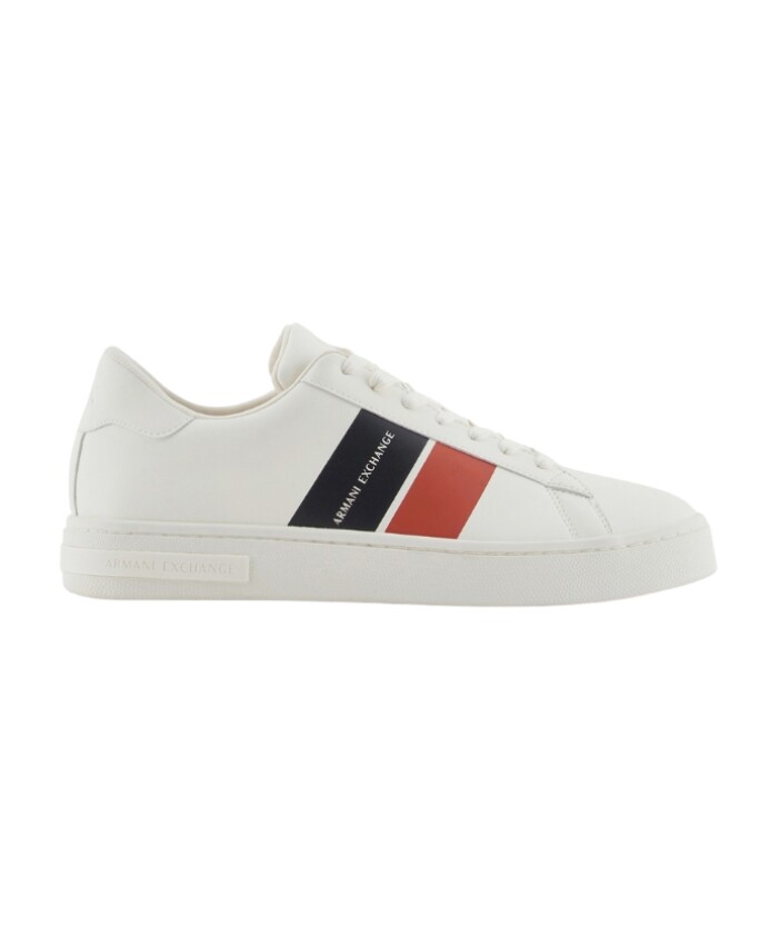 white-leather-low-top-sneakers