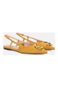 slingbacks-jaunes-avec-detail-du-logo-c-me