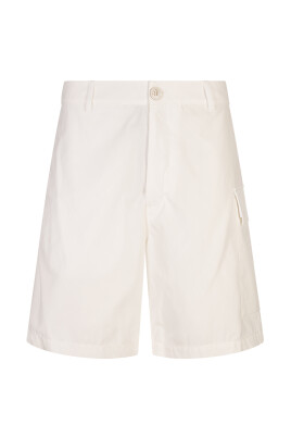 white-cargo-shorts-confetti-style
