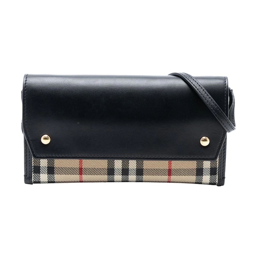 Burberry Vintage Women's Pre-Owned Leather Flap Wallet