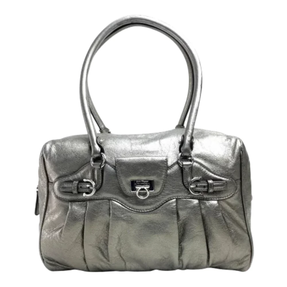Salvatore Ferragamo Pre-owned Leather handbags Gray Dames
