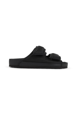 black-sandals-for-men-ss25