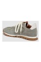 runner-en-daim-gris-avec-nappa-blanche