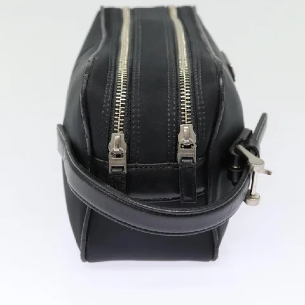 Burberry Vintage Pre-owned Nylon clutches Black Dames