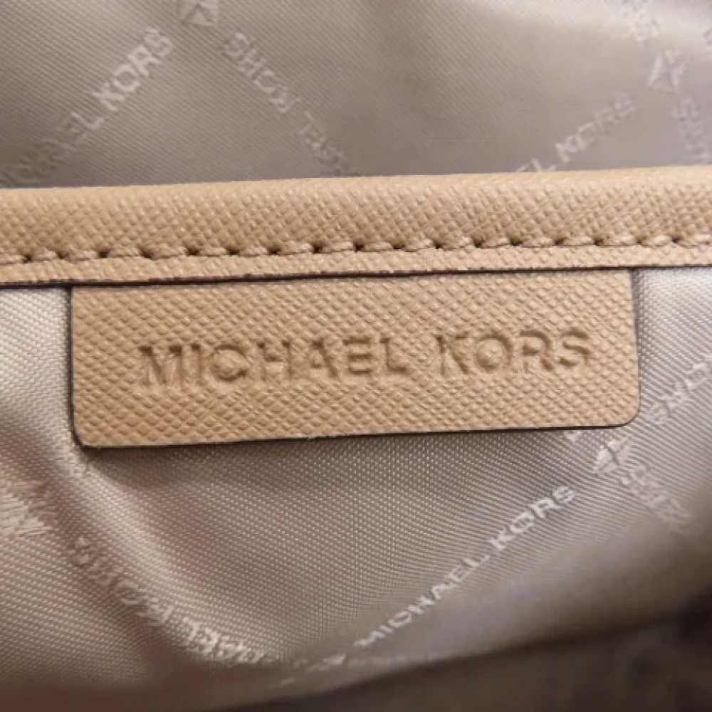 Michael Kors Pre-owned Plastic shoulder-bags Beige Dames