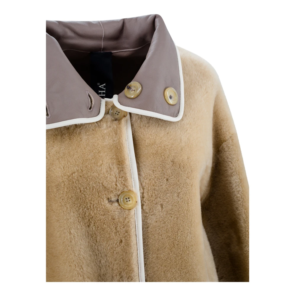 Blancha Beige Jassen voor Stijlvolle Outfits Beige Dames