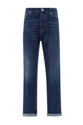 Jeans med uppvikta benslut