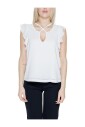 witte-keyhole-blouse-korte-mouwen