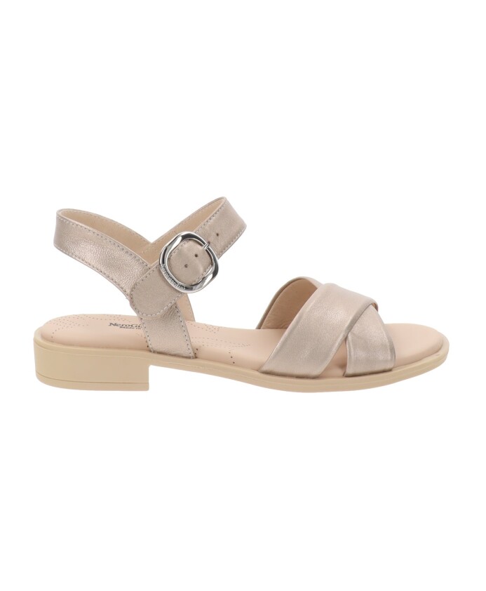leather-summer-sandals-stylish-comfort