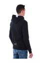 sweatshirt-a-capuche