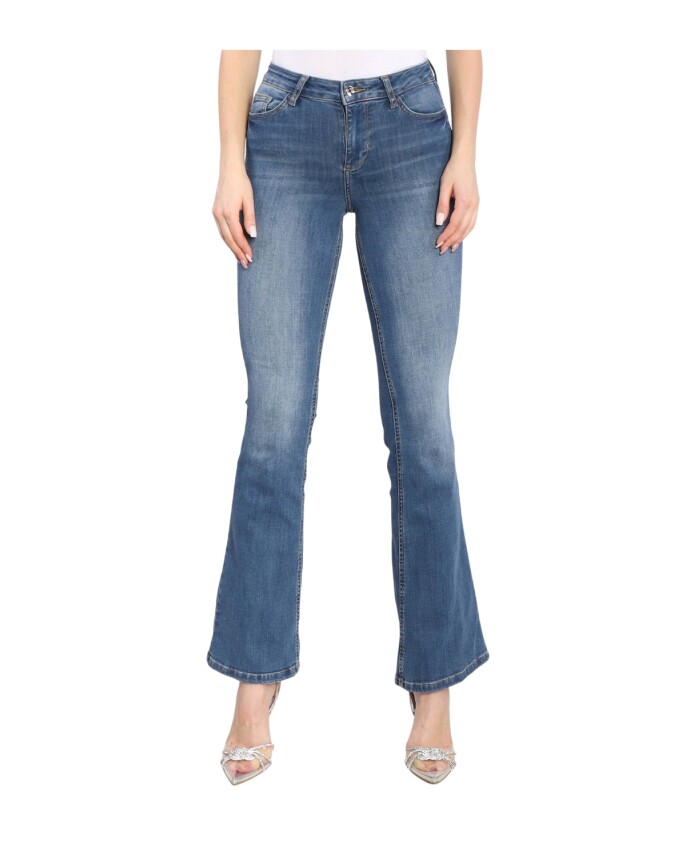 flared-jeans