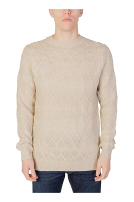 beige-knit-sweater