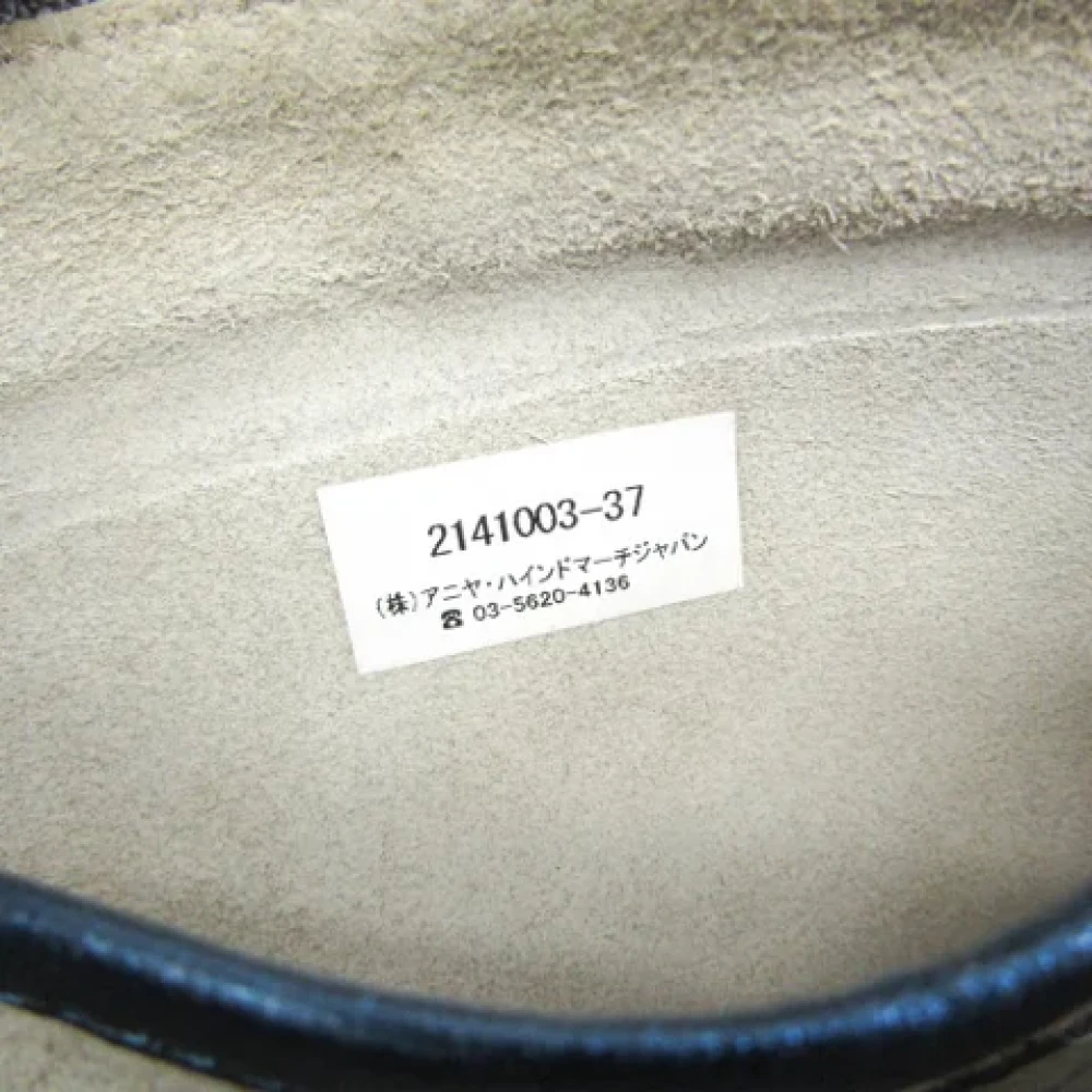 Anya Hindmarch Pre-owned Leather shoulder-bags Gray Dames