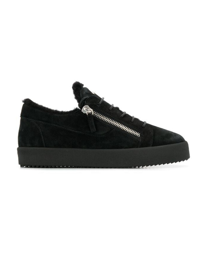 black-leather-trainers-elegant-flats