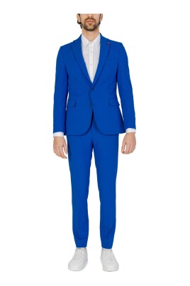 blue-suit-with-front-pockets