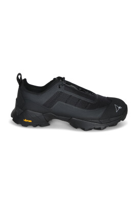 black-sneakers-for-men-stylish-comfort