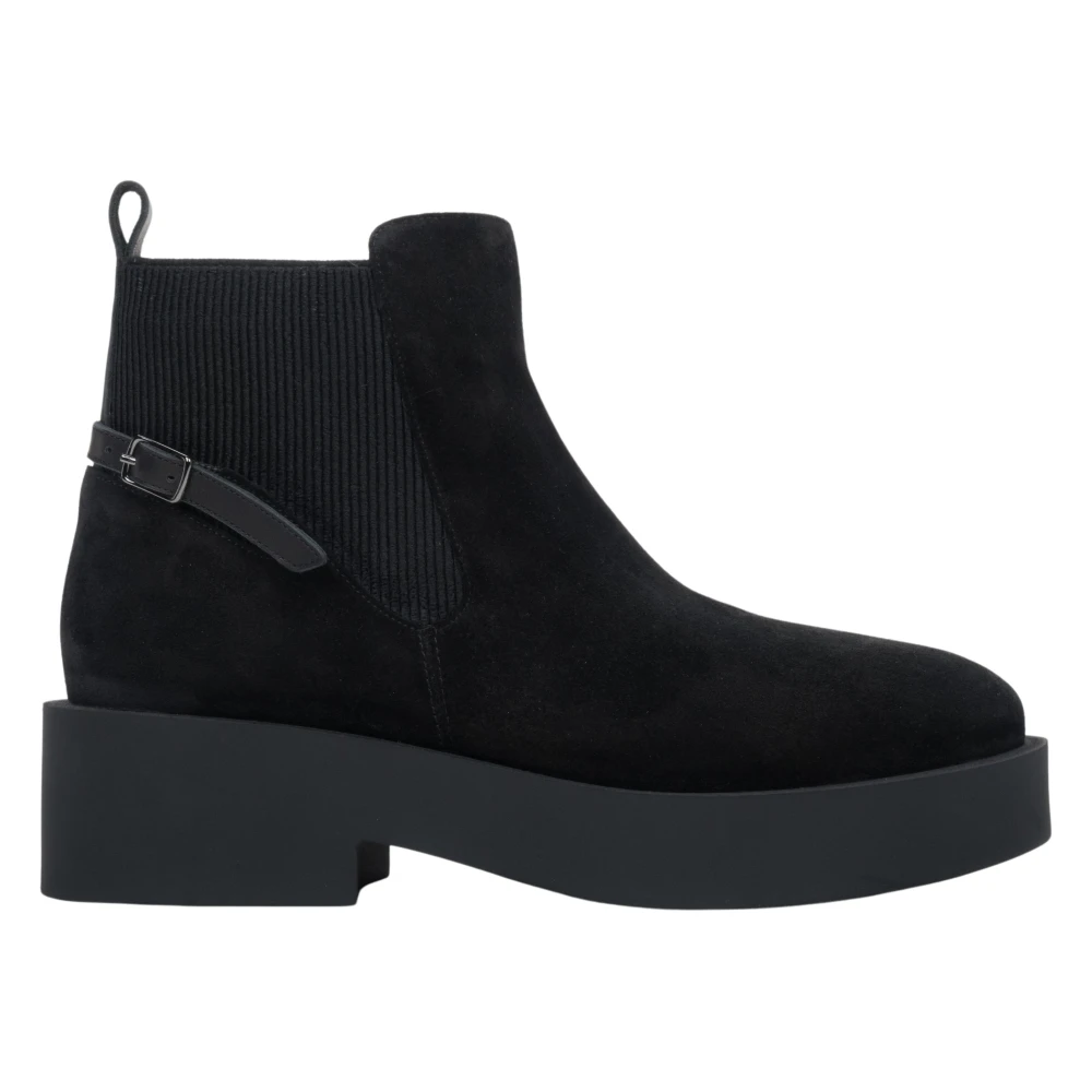 Estro Women's Black Chunky Sole Chelsea Boots