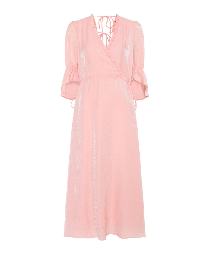 robe-elegante-avec-col-en-v-et-dans-le-dos