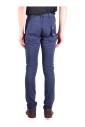 jeans-en-denim-classiques-pour-un-usage-quotidien