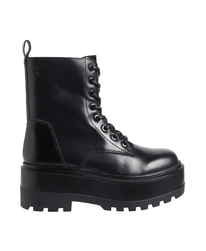 bottines-noires-a-plateforme-et-lacets