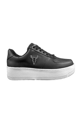 black-bull-head-leather-sneakers