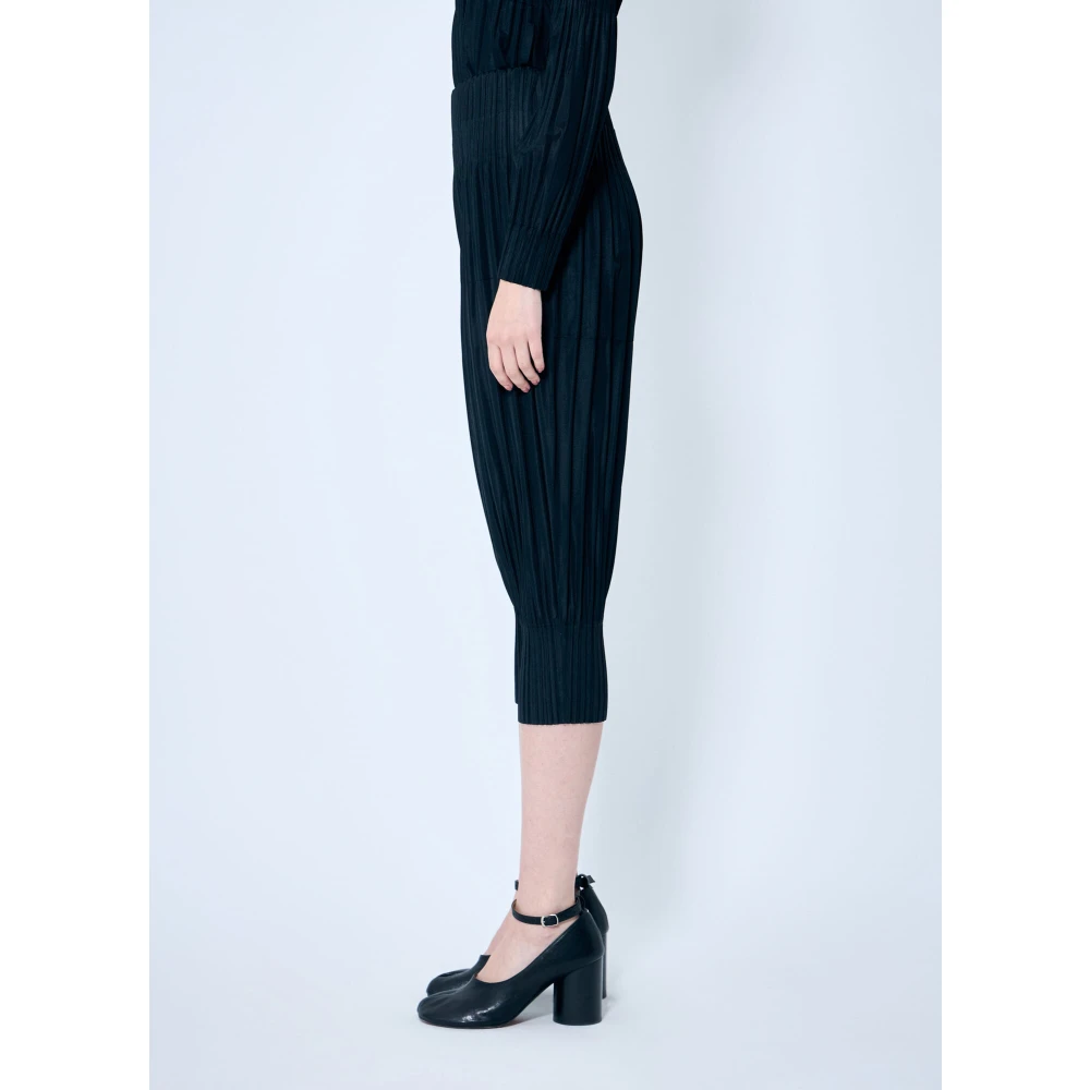 Issey Miyake Geplooide Korte Broek Black Dames