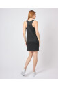 robe-noire-sans-manches-mi-longue