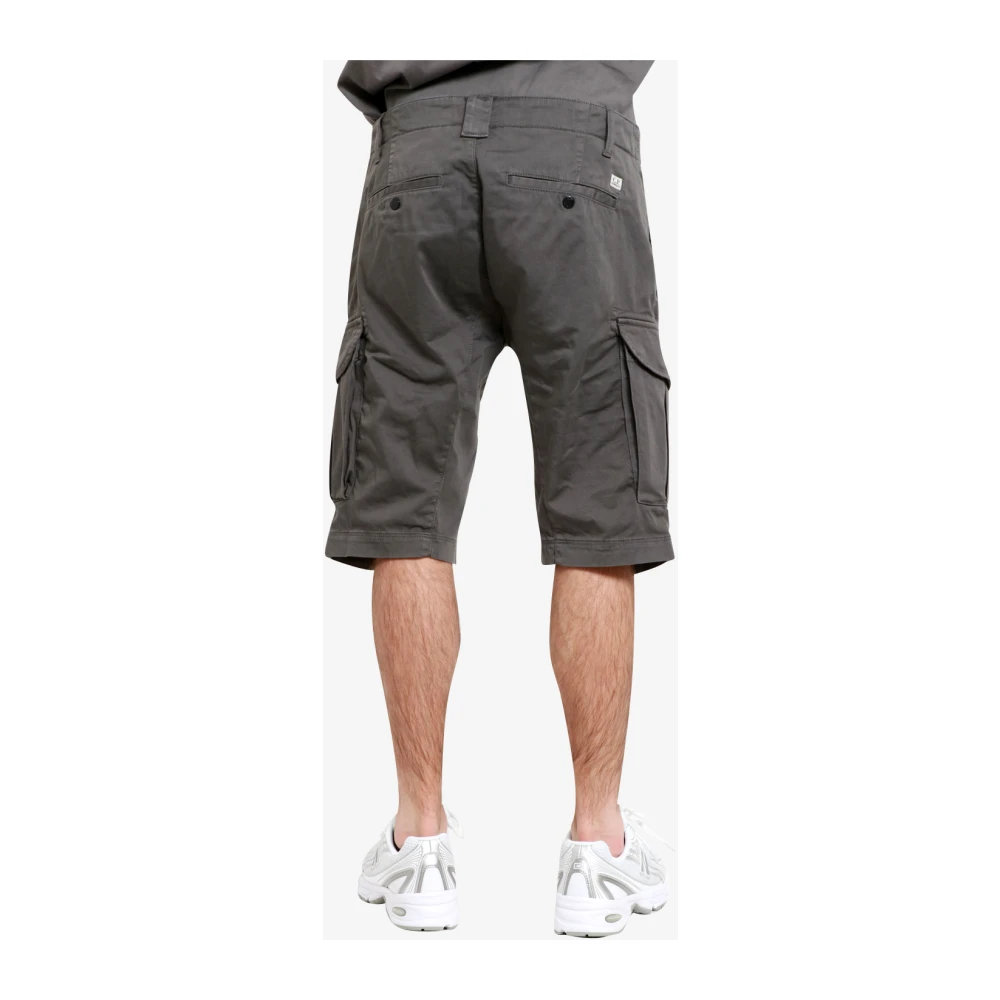 C.P. Company Cargo Stretch Shorts met Iconische Lens Gray Heren